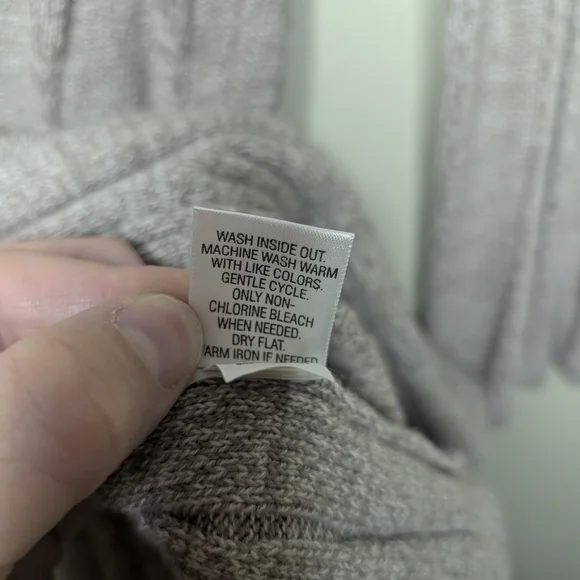 Cable & Gauge Women's Beige Sweater - Picture 9 of 12